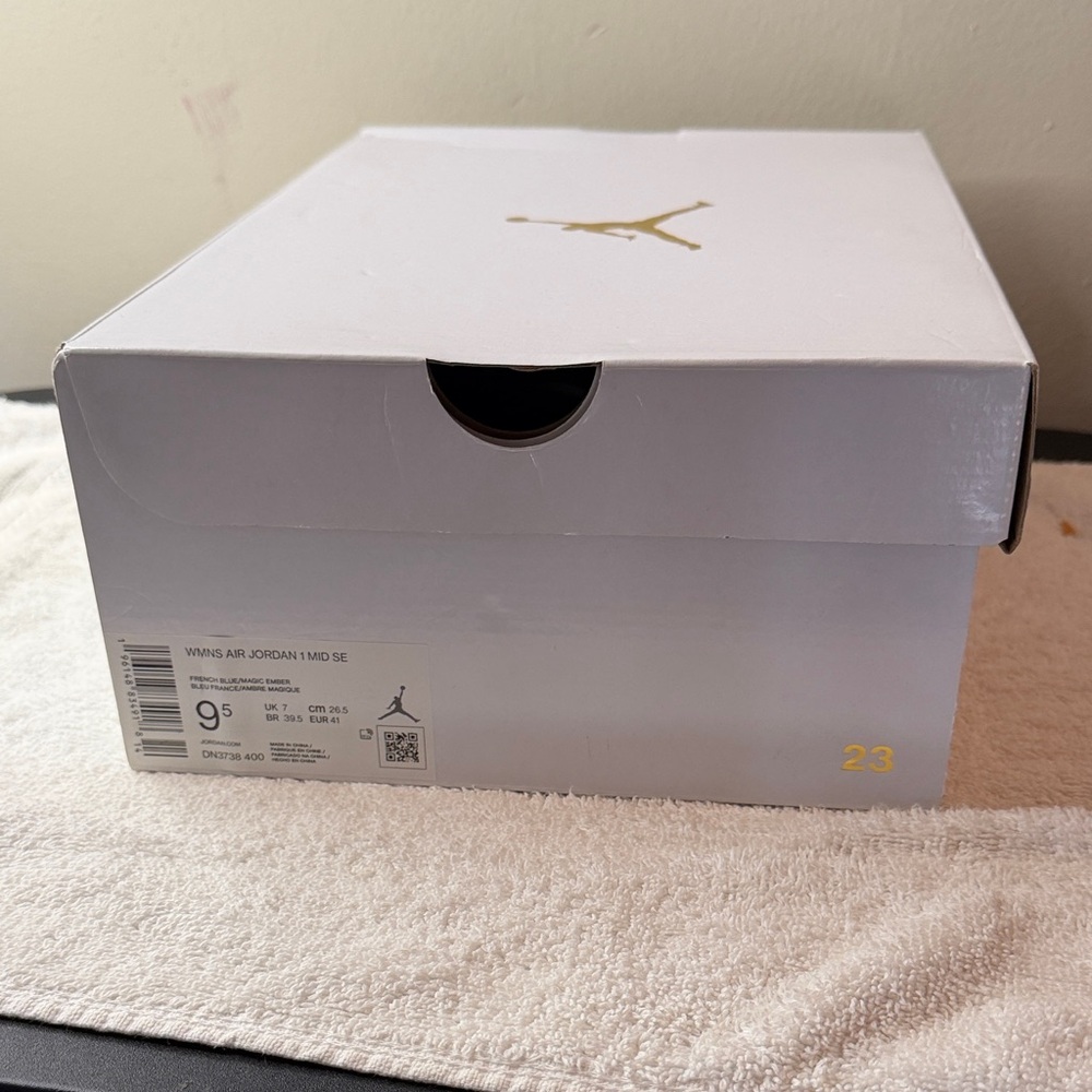 Womens Air Jordan Sneakers - Picture 8 of 10